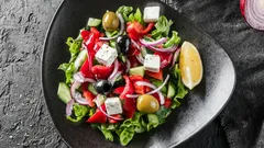 Griechischer Salat: ein klassisches Rezept von der Insel Rhodos