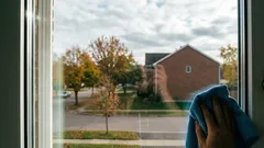 Die Fenster sind sauberer als nach der Reinigung! Eine Putzfrau, die ich kenne, hat mir ein paar einfache Tricks verraten.